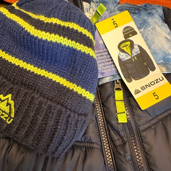 SNOZU Boy’s Winter Puffer with Beenie - Picture 6 of 7